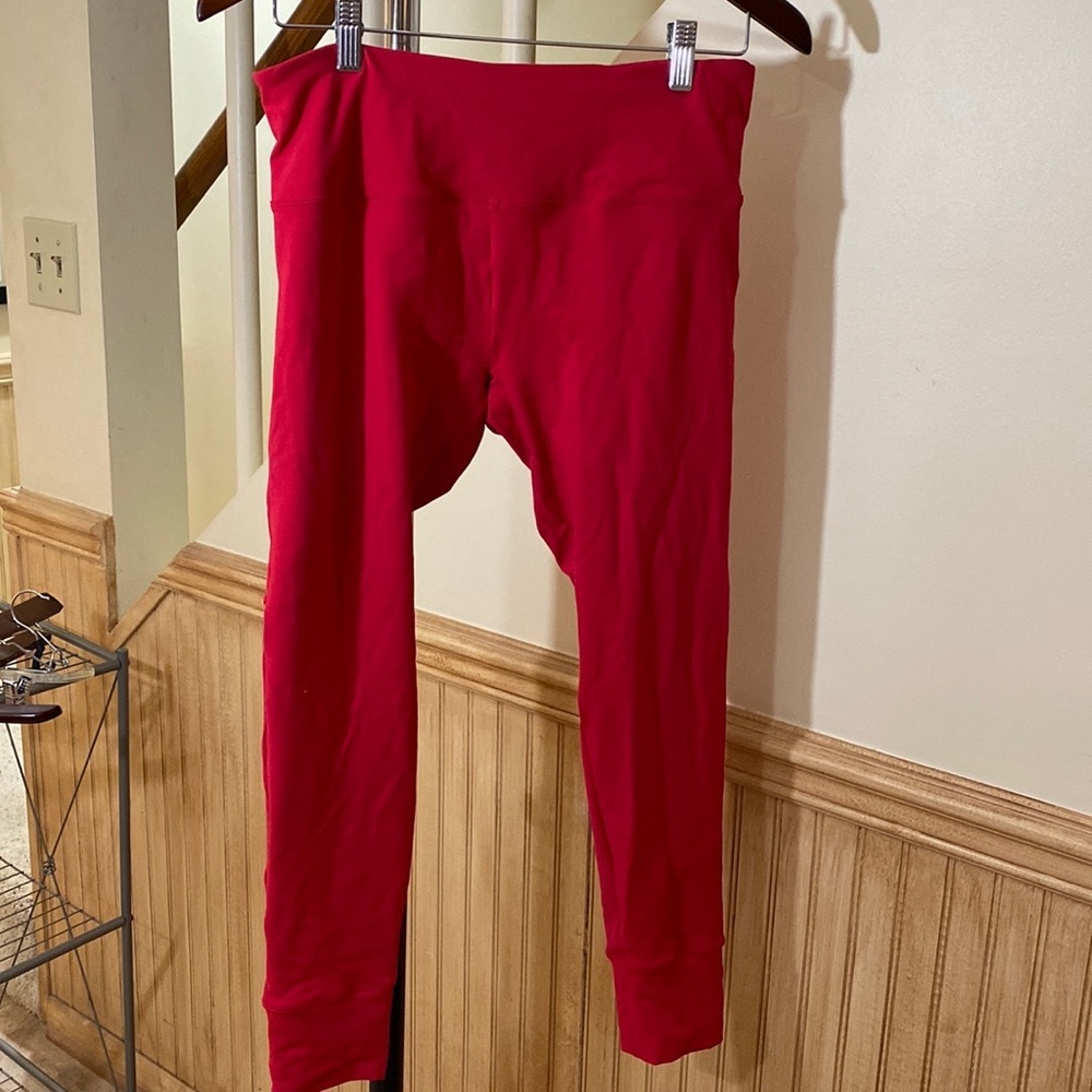 Lorna Jane red mesh calf ankle biter legging